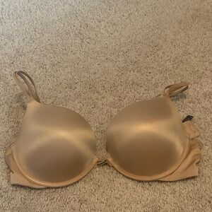 Victoria's Secret Smooth Beige Plunge Bra